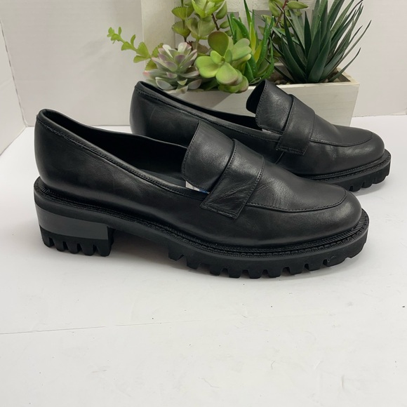 AEROSOLES Shoes - AEROSOLES Black Leather Loafers